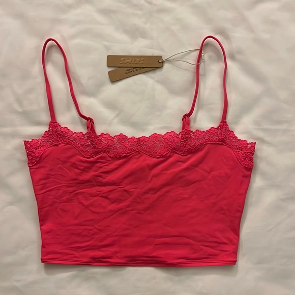SKIMS Tops - SKIMS FITS EVERYBODY LACE CAMI